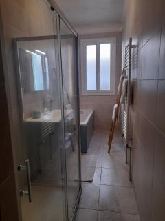 Double room, in an elegant house, Thuir centre, terraces view Canigou - Thuir - 4