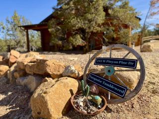 Mountain Retreat with private hot tub Close to Zion - Orderville - 4