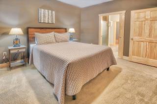 Evergreen - by The Chalets - Laurelville - 1