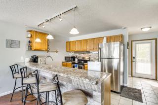 Lakefront Osage Beach Condo with Balcony and Pool - Osage Beach - 4