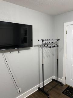 Inviting 3 bedroom home with all the amenities - 4