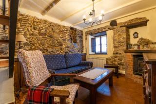 La Casona del Cura 2, LIRIO - 1