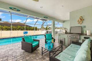 NEW LISTING! Stunning 4 bedroom home with electric-heated pool and fenced yard - Villa Karina - Cape Coral - 0