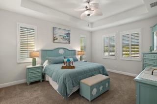 NEW LISTING! Stunning 4 bedroom home with electric-heated pool and fenced yard - Villa Karina - Cape Coral - 1