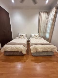 SemiD Cozy home in Mount Austin Toppen Aeon fix to 14pax with 4BR - Johor Bahru - 8