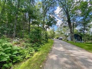 Cheerful Cottage Close to Everything 13 - Edgecomb - 1
