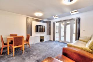 Well presented 3 bedroom townhouse in Grays - Stifford - 8