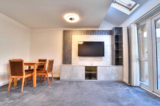 Well presented 3 bedroom townhouse in Grays - Stifford - 7