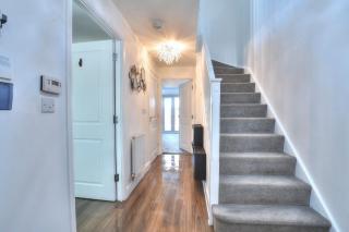 Well presented 3 bedroom townhouse in Grays - Stifford - 3