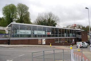 1 Bedroom Apartments By Ramzy Residences Short Lets & Serviced Accommodation In Kent With Free Wifi - Sevenoaks - 8