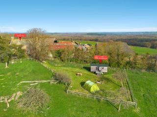 Orchard Hut Sleeps 2- Camping Available sleeps 2 with onsite Beauty Spa - Hatherleigh - 9