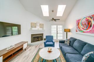 1 Mi to NorthPark Center: Bright Dallas Condo - 5