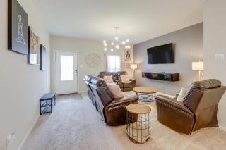 Pet-Friendly Home with Fenced Yard in Manor - Manor - 6