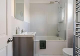 Character House for Buisness, Holidays and Relocation - 3