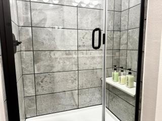 Luxury Resort Style Pool Apt - Austin - 9