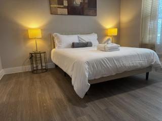 Luxury Resort Style Pool Apt - Austin - 2