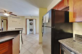 Put-in-Bay Poolview Condo #8 - Put-in-Bay - 3