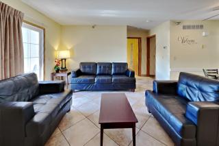 Put-in-Bay Poolview Condo #8 - Put-in-Bay - 1