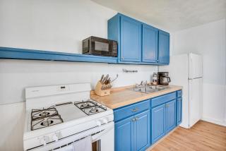 Walk to Beach and Chesapeake Bay Norfolk Retreat! - 9