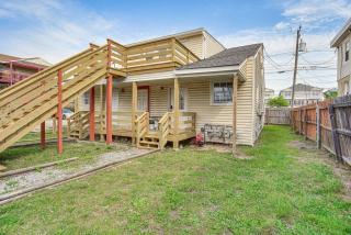 Walk to Beach and Chesapeake Bay Norfolk Retreat! - 8