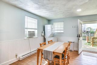 Walk to Beach and Chesapeake Bay Norfolk Retreat! - 5