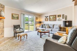 4 Mi to Norfork Lake Country Stay with Farm Views! - Elizabeth - 7