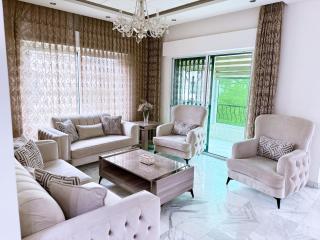 Fully Equipped 3BR Apt in Family-Friendly Building - Amman - 9