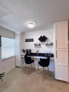 Casa de campo moderna y elegante, ideal para grupos grandes rodeada de naturaleza y tranquilidad cerca Silver Springs - Ocala - 1