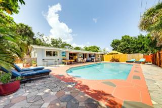 Walk to Dining and Shopping Pompano Beach Home! - Pompano Beach - 0