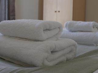 The Newborough sleeps 8 Apartments - Scarborough - 3