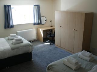 The Newborough sleeps 8 Apartments - Scarborough - 1