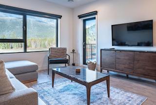 Mountainside Revival by Revelstoke Vacations - Revelstoke - 9