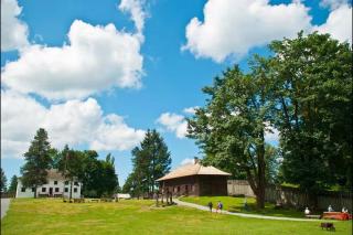 Luxury Resort in Centre of Langley - Langley - 3