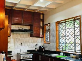 A Modern Fully Furnished 5Bedroom House In Rubaga Kampala For Rent - Kampala - 1