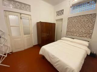 Home in Colombo - AC Two Bedrooms and Living room , one Sevant room - Havelock Town - 4