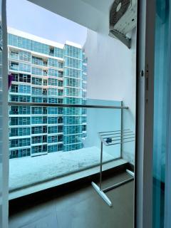 apartemen brooklyn alsut Studio bergaya modern,pusatkota,cozy,pool,gym,wifi - Dongkal Dua - 4