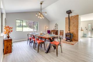 Pool & Deck: Wine Country Hideaway in Middletown! - 5