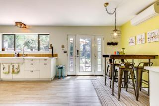 Pool and Deck Wine Country Hideaway in Middletown! - Middletown - 4