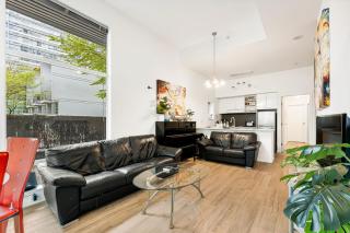 Stellar 3 Bedroom Duplex Downtown - Perfect Location - Vancouver - 6