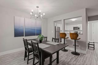 The Ultimate Rochester Getaway Cozy & Inviting - Rochester Hills - 9