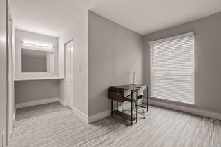 The Ultimate Rochester Getaway Cozy & Inviting - Rochester Hills - 2
