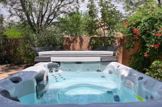 2 Mi to Downtown Sante Fe: 4BR Retreat w/ Patio - 9