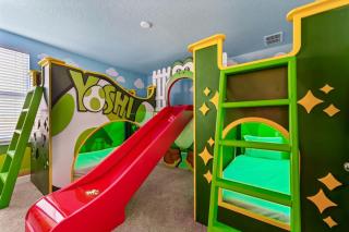 Lakefront 8BR Super Resort Pool Home Near Disney - 0