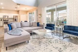 The Minions Mansion 6br Resort Pool Home By Disney - 2