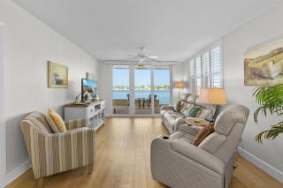 Waterfront Bliss at Bahia Vista 15 Stunning Bay Views - Tierra Verde - 0
