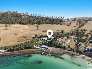 Modern Coastal Retreat and Hot Tub - Carlton - 5