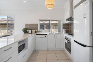 Modern 3BR Home in Peaceful Deebing Heights - Loamside - 0