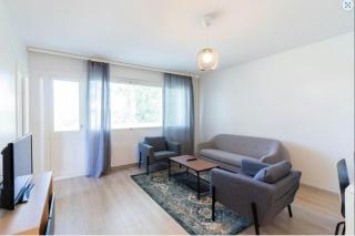 Convenient 2 Bedroom Apartment for 4 - 0