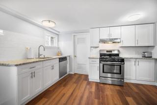 3BR Basic Beach - 1 block to Bay - 3