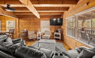 Secluded Escape | Views, Hot Tub, Outdoor Lounge! - Gatlinburg - 7